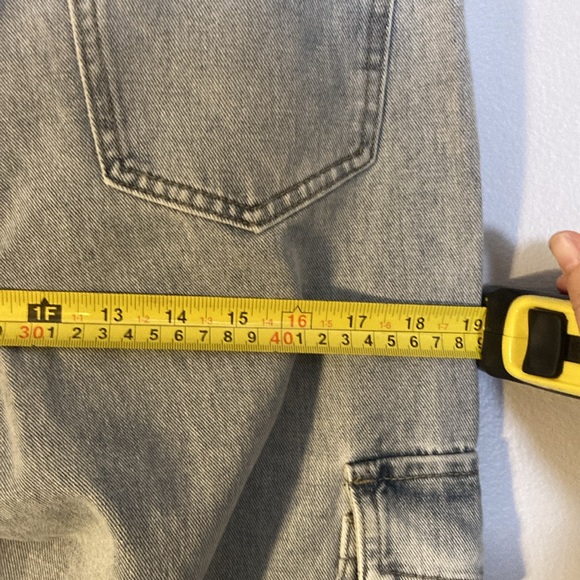 🍁 BNWOT SHEIN HI WAIST Cargo light blue denim jeans •S• 15”•inseam 13” - Picture 9 of 11